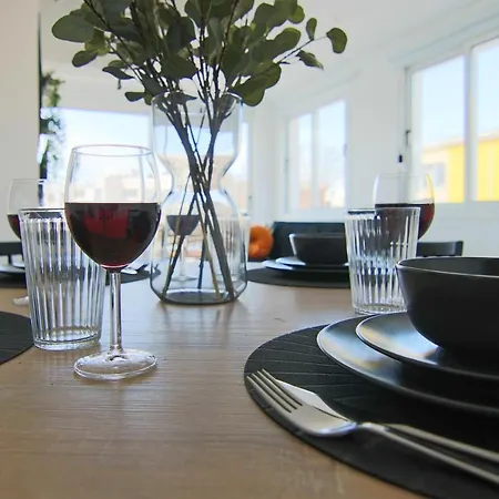 Phaedrus Living: Seaside Modern Flat Lighthouse 63