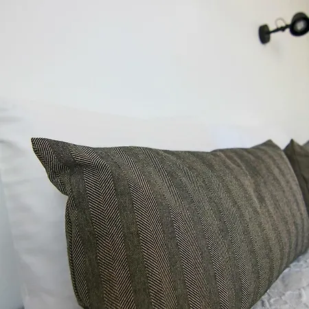 Phaedrus Living: Seaside Modern Flat Lighthouse 63