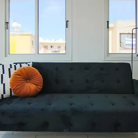 Phaedrus Living: Seaside Modern Flat Lighthouse 63 Apartament