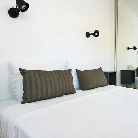 Phaedrus Living: Seaside Modern Flat Lighthouse 63 Paphos